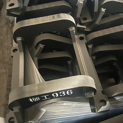 Excavator chain guard, chain protector, slijtagebestendige componenten, chain holder